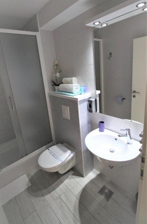Apartmani Adria 2 Baska Voda Ngoại thất bức ảnh